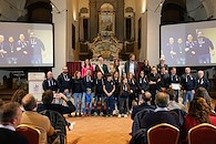 Gli Arcieri della Civetta ricevono il premio «Cortona e le sue stelle» da Michele Santucci